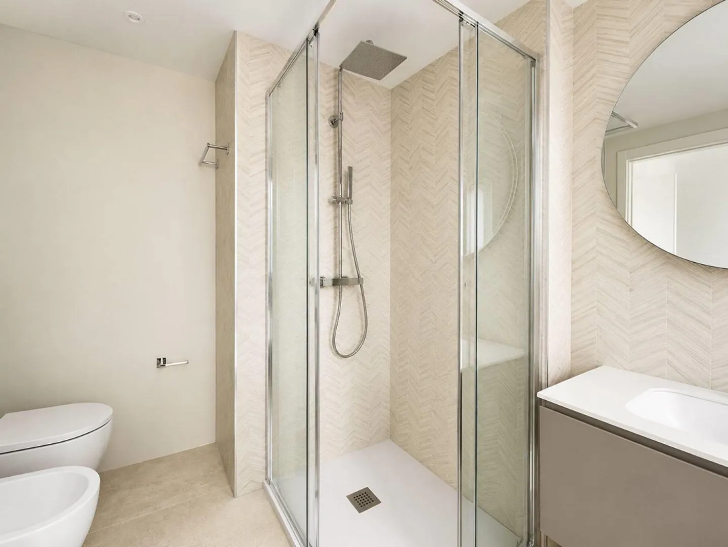 Elegant apartment with private garden. - Photo 12 of 13