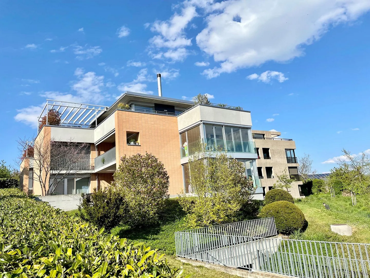 Exclusive garden apartment 113m2 with a view in a beautiful hillside location - Photo 1 of 8