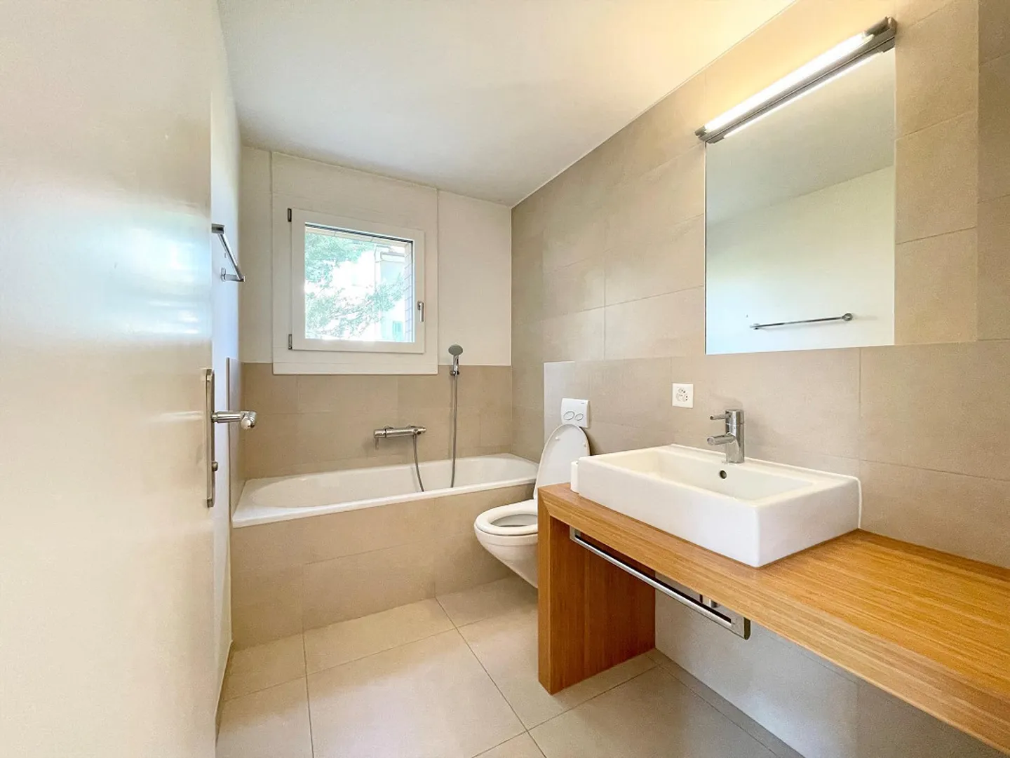 Exclusive garden apartment 113m2 with a view in a beautiful hillside location - Photo 4 of 8