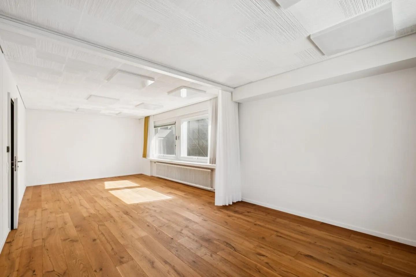 Modernes Gewerbeobjekt in Trimbach - Foto 1 von 7