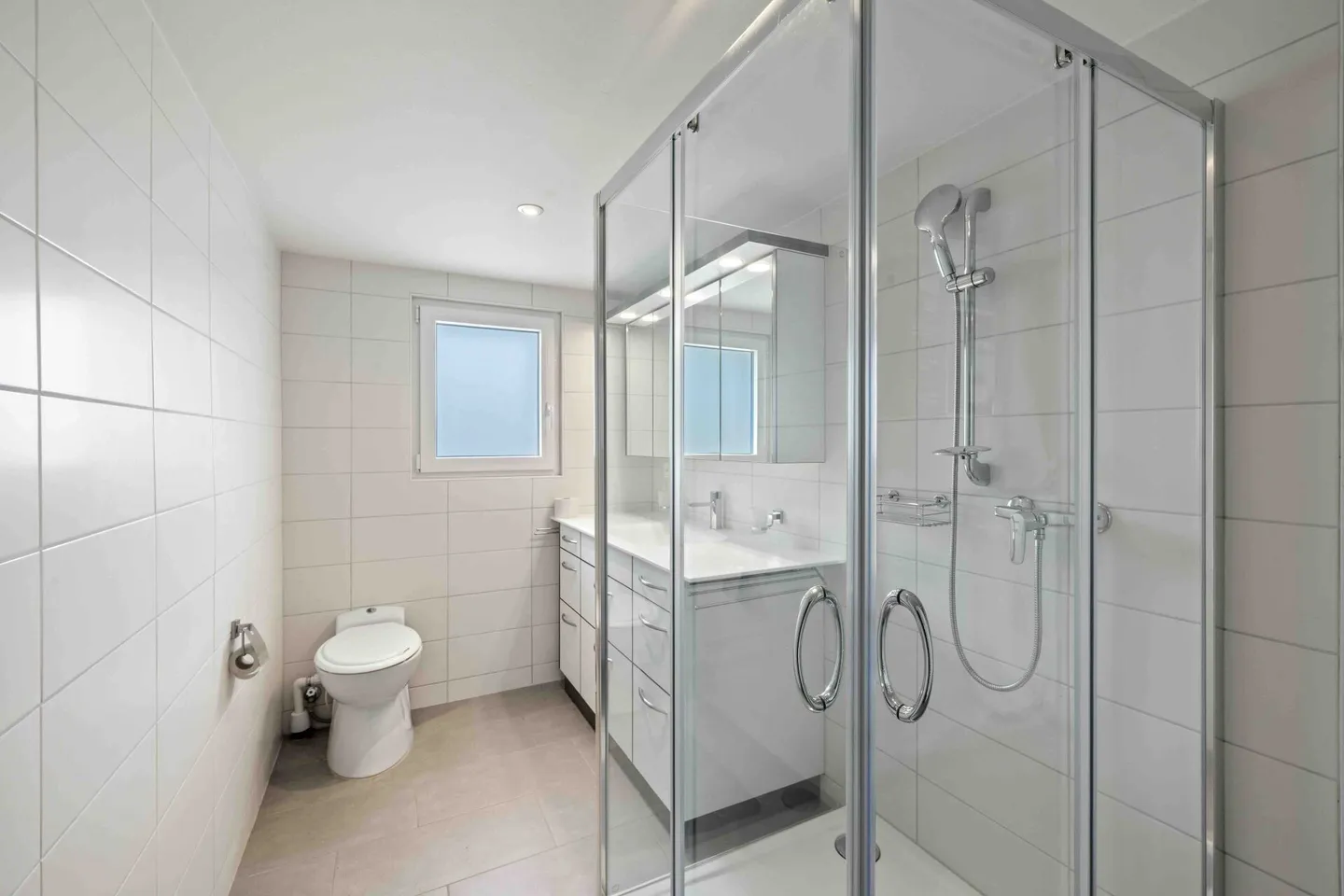 5.5-room house in Villargiroud - Photo 8 of 10