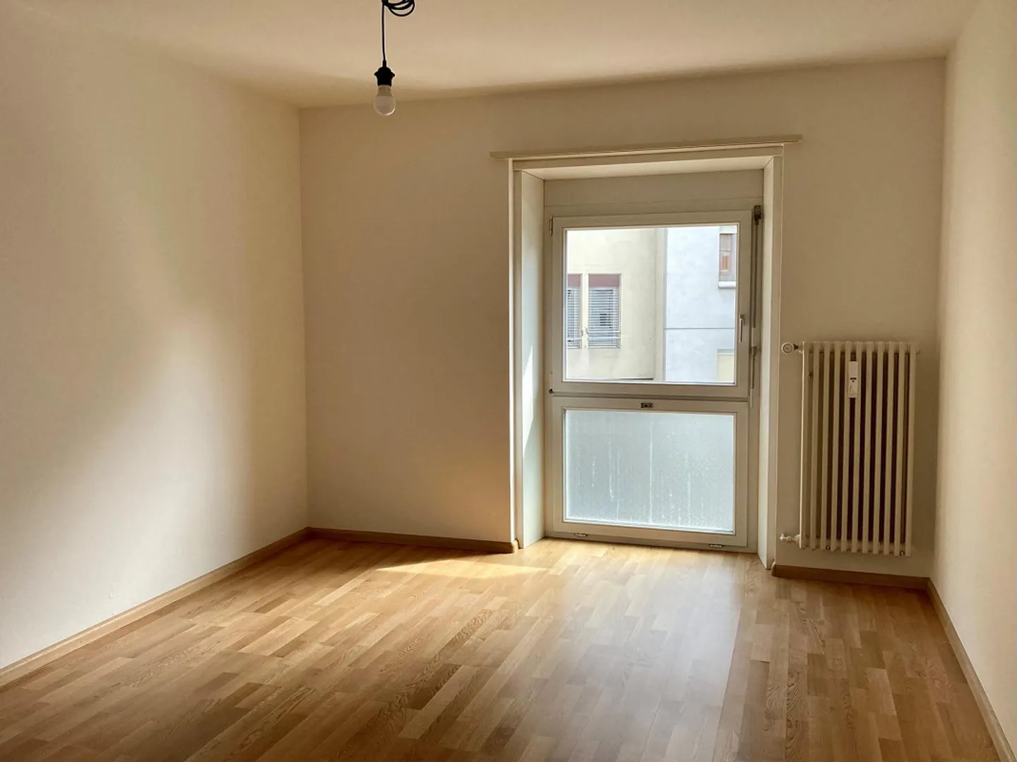 Apartment with appealing layout - Photo 2 of 5