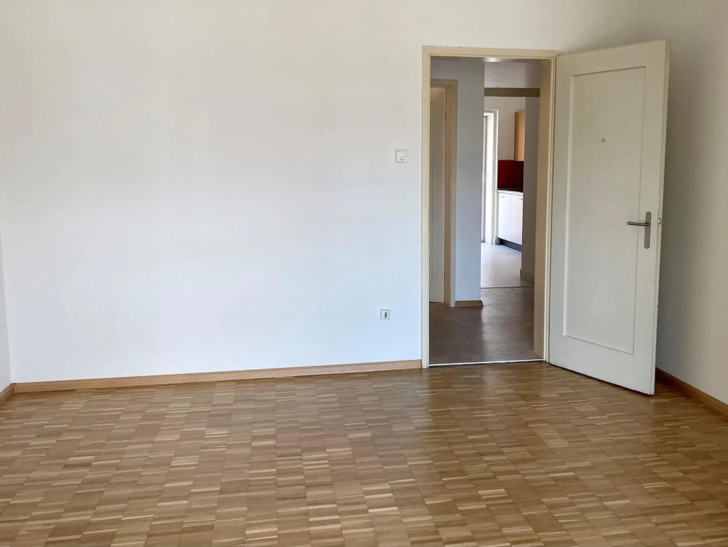 Apartment with appealing layout - Photo 3 of 5
