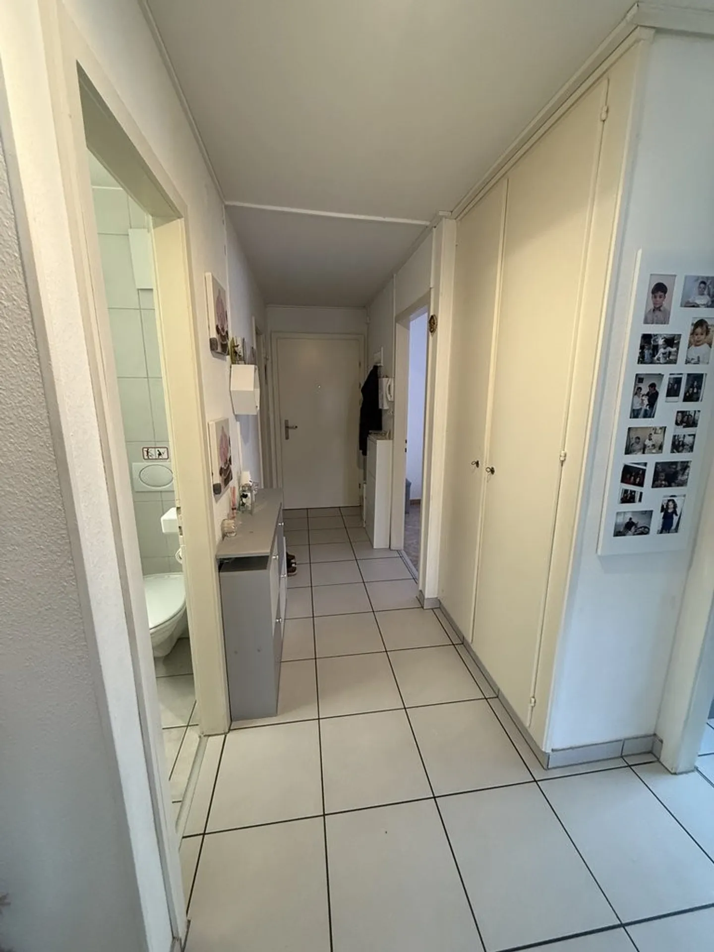 Beautiful bright 4-room apartment with balcony and lake view - Photo 2 of 7