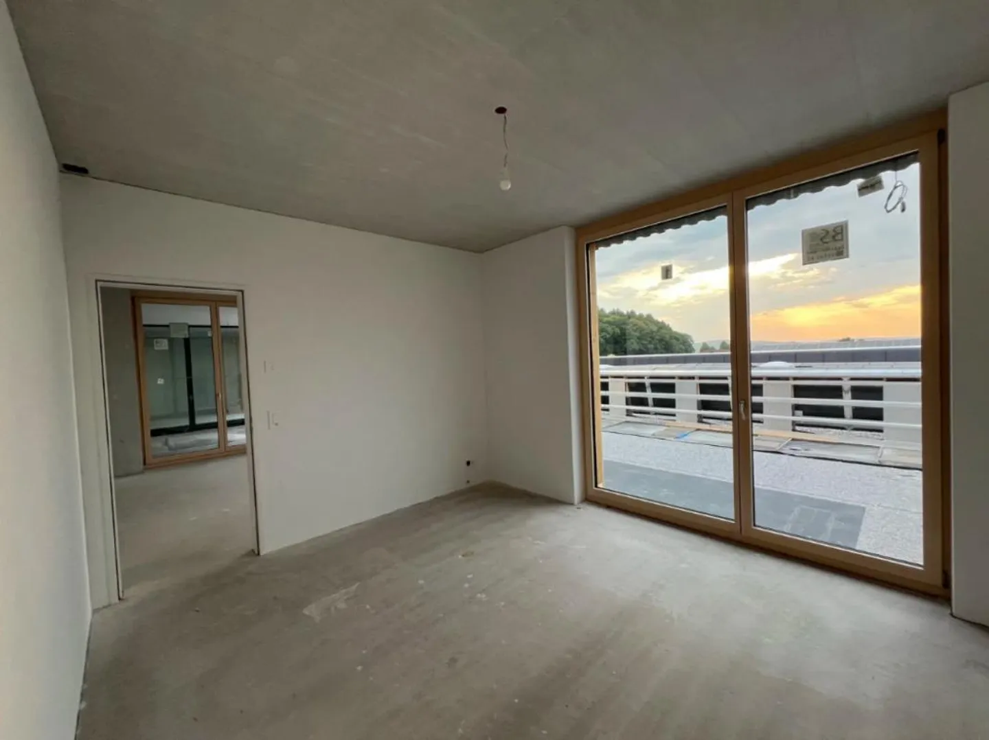 First Rental - Exclusive 3.5-Room Apartment with Studio and Panoramic View - Photo 9 of 17