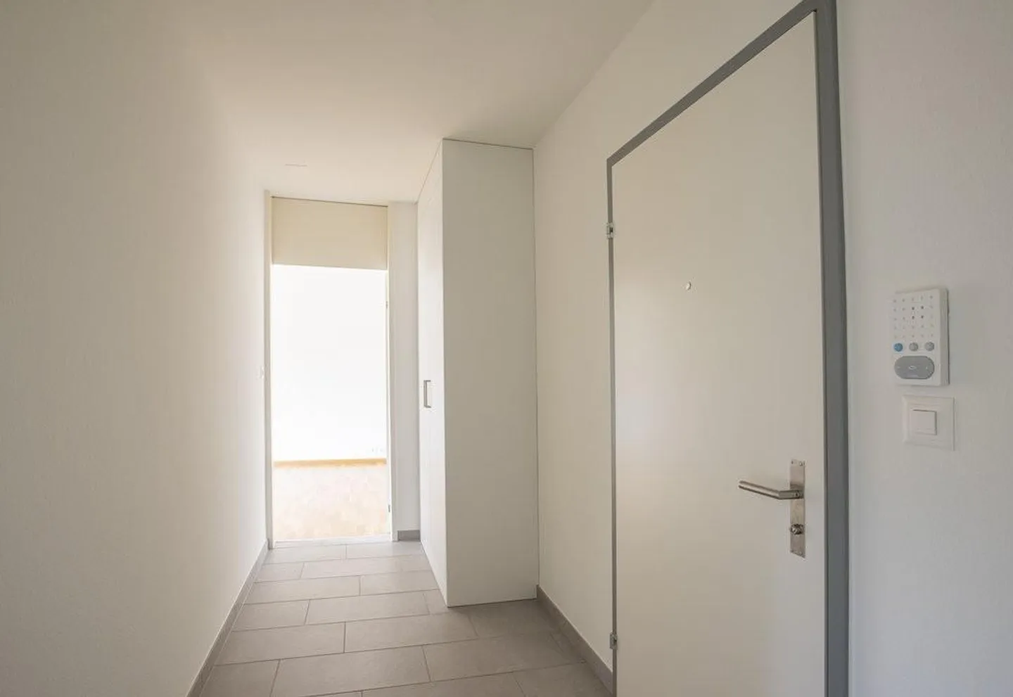 Modern living in a quiet location - Photo 2 of 8