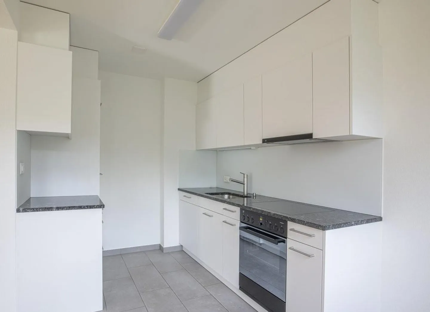 Modern living in a quiet location - Photo 3 of 8