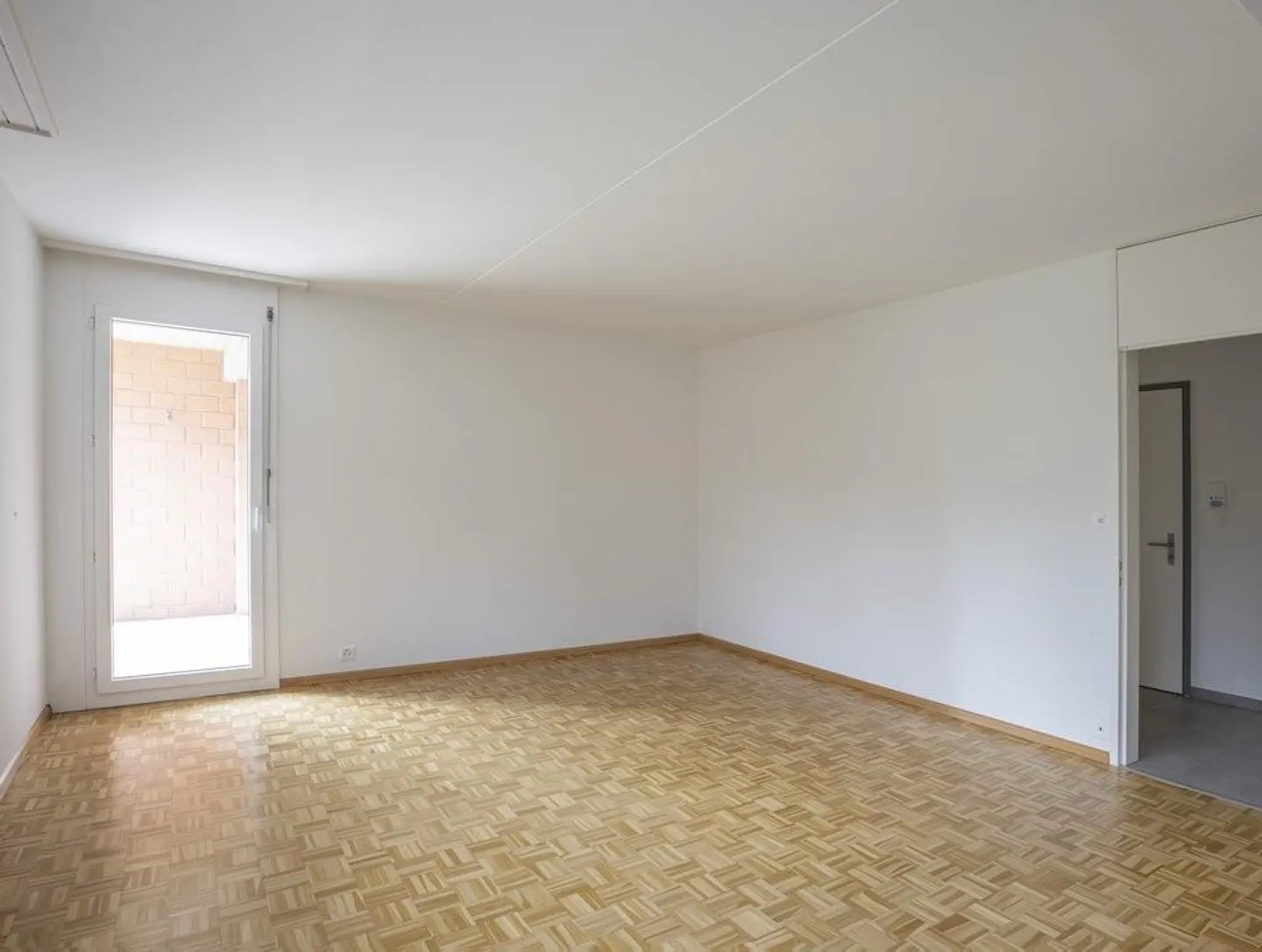 Modern living in a quiet location - Photo 4 of 8