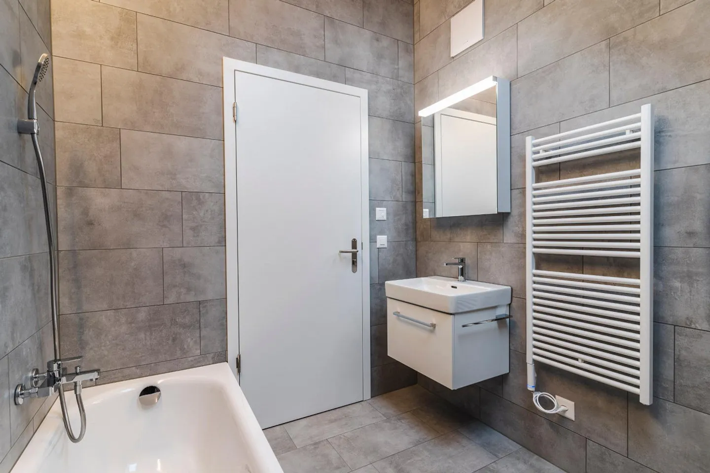 Charmante appartement sous les toits dans un endroit calme - Photo 5 sur 9