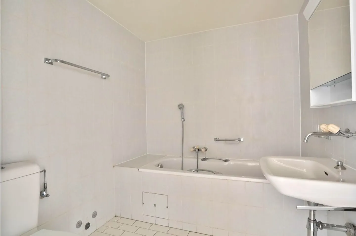 Charmilles - 4-room apartment with plenty of light - Photo 9 of 9