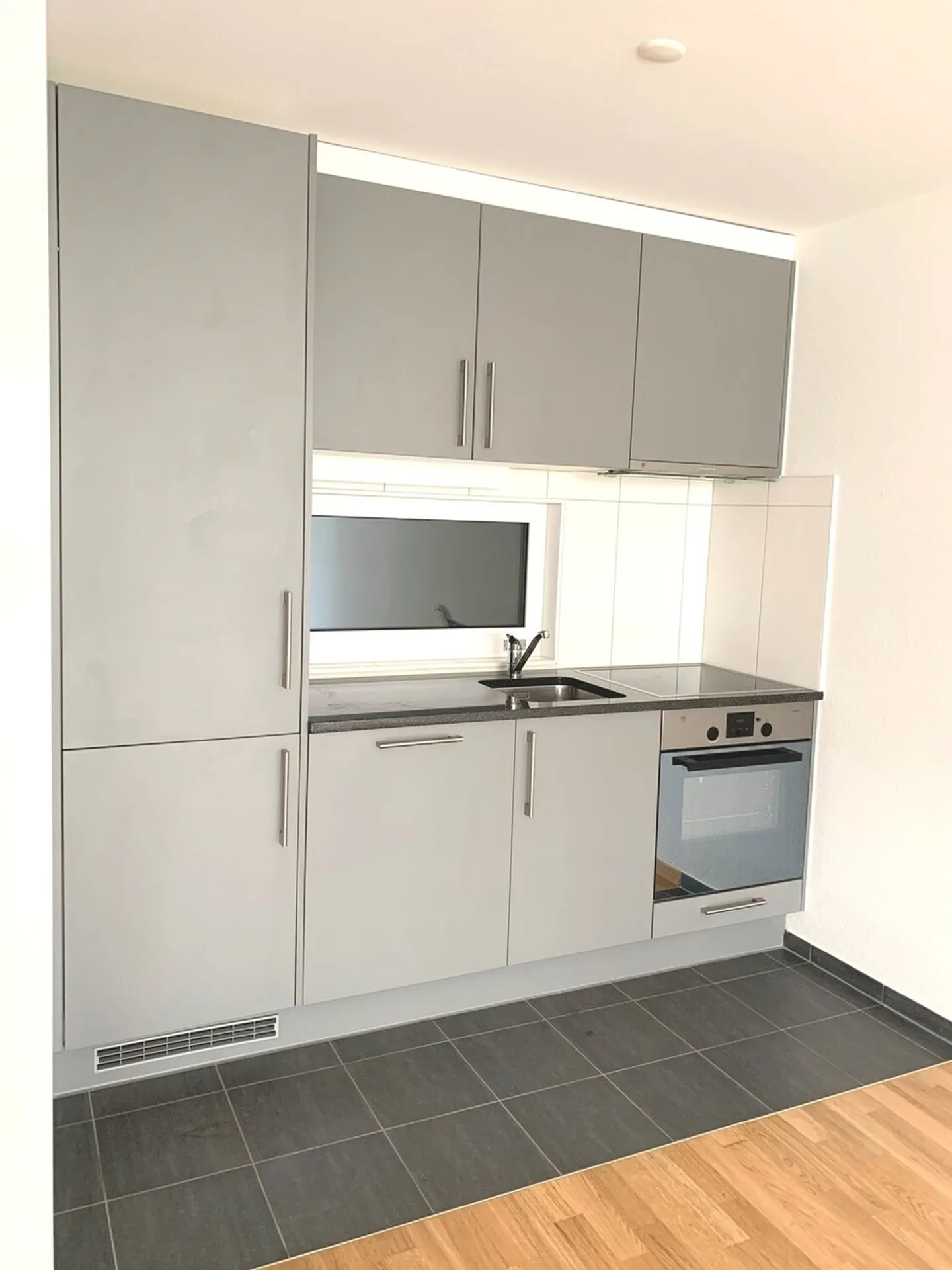 1 1/2 Room Apartment on the 2nd Floor - Photo 5 of 7