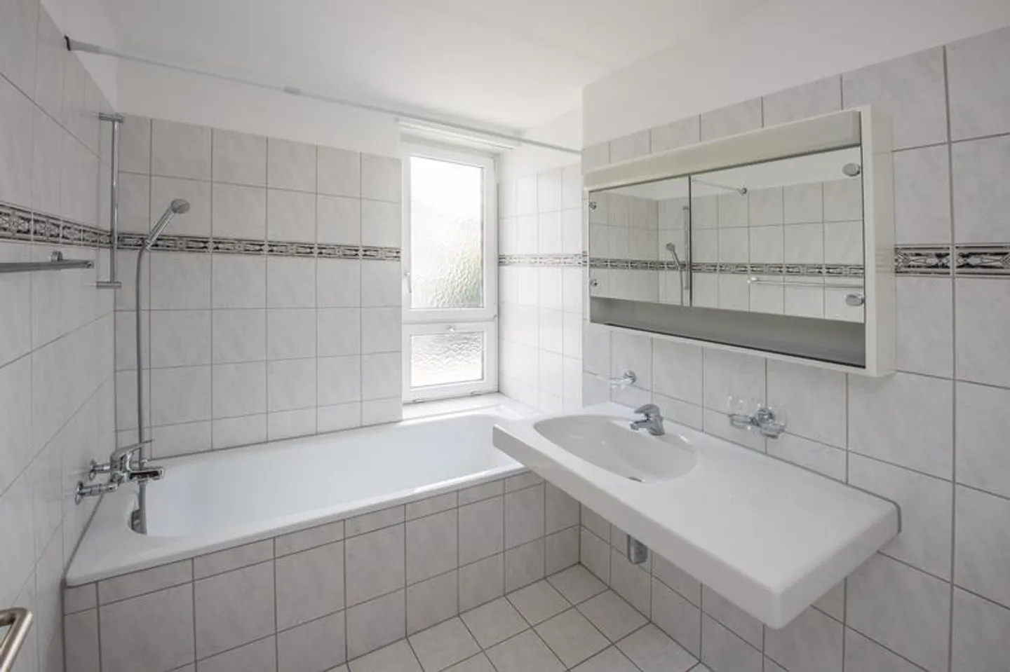 Bright city apartment in popular Veltheim district - Photo 6 of 10