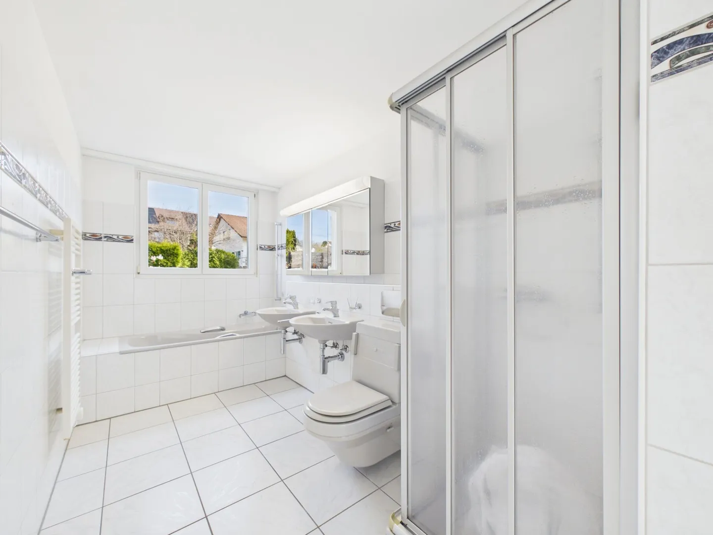 Appartement ensoleillé avec charme - Photo 7 sur 9