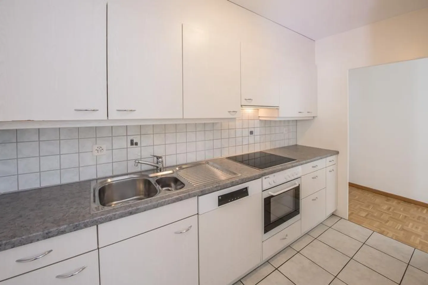 Bright city apartment in popular Veltheim district - Photo 8 of 10