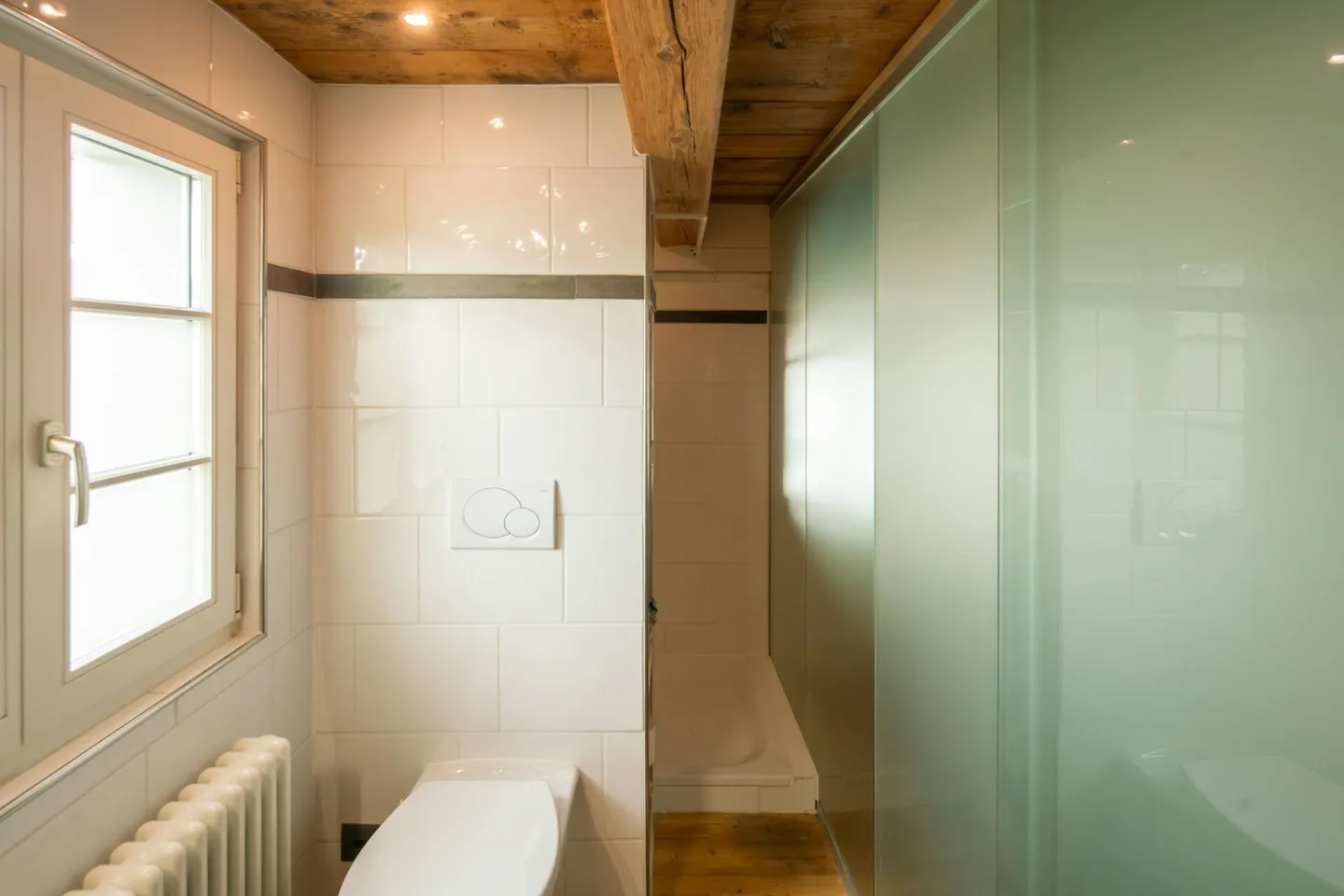 Casa a schiera angolare in una zona residenziale soleggiata e tranquilla - Foto 7 di 20