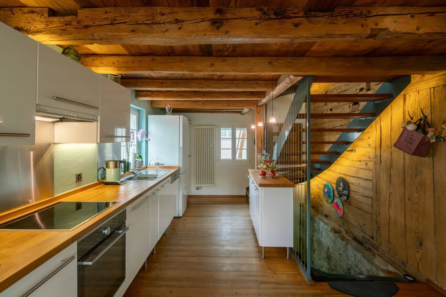 Casa a schiera angolare in una zona residenziale soleggiata e tranquilla - Foto 9 di 20