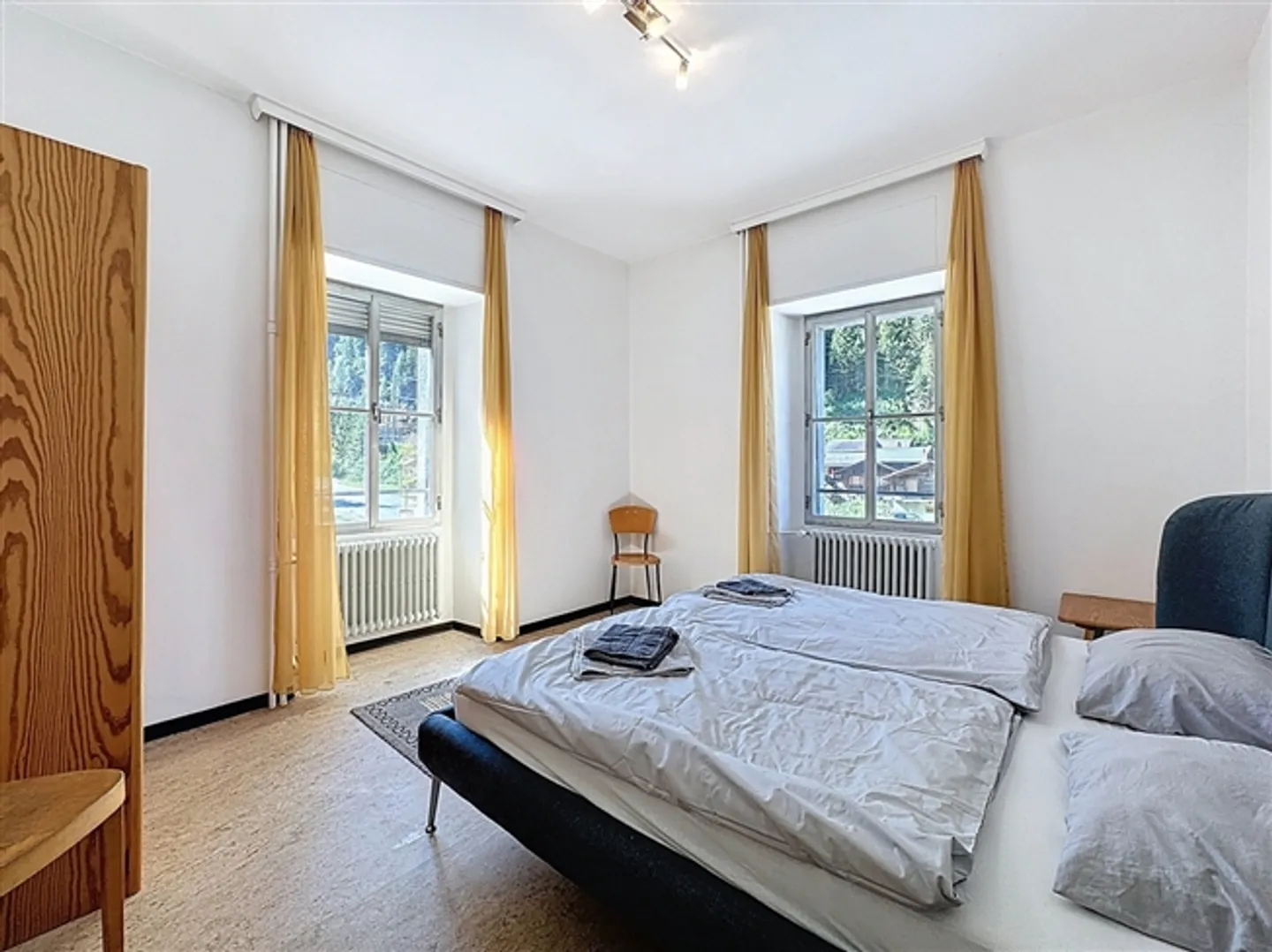 Simple and Functional Family Apartment - Photo 6 of 10