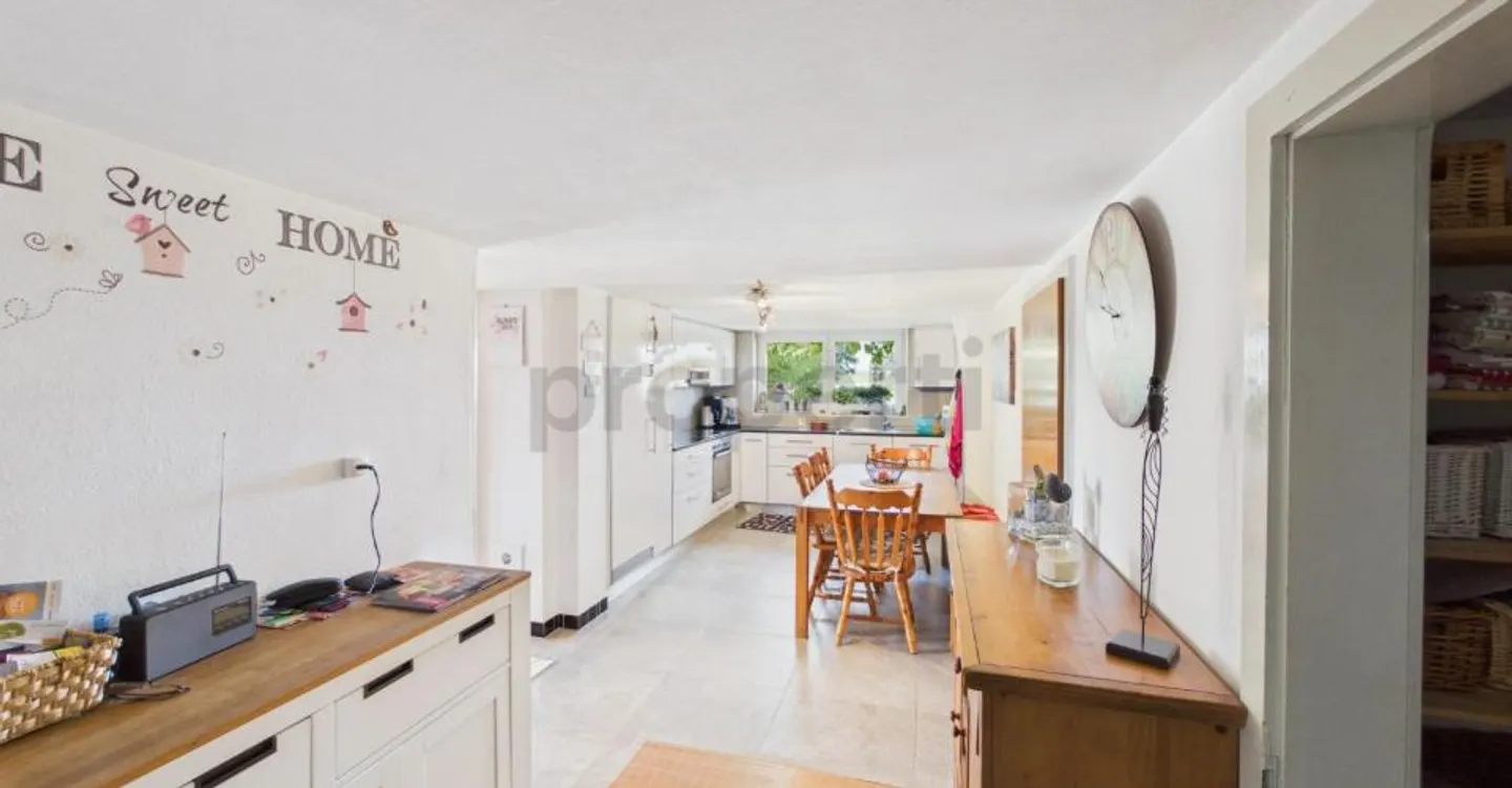 A character property offering volumes, potential and multiple possibilities - Photo 4 of 12