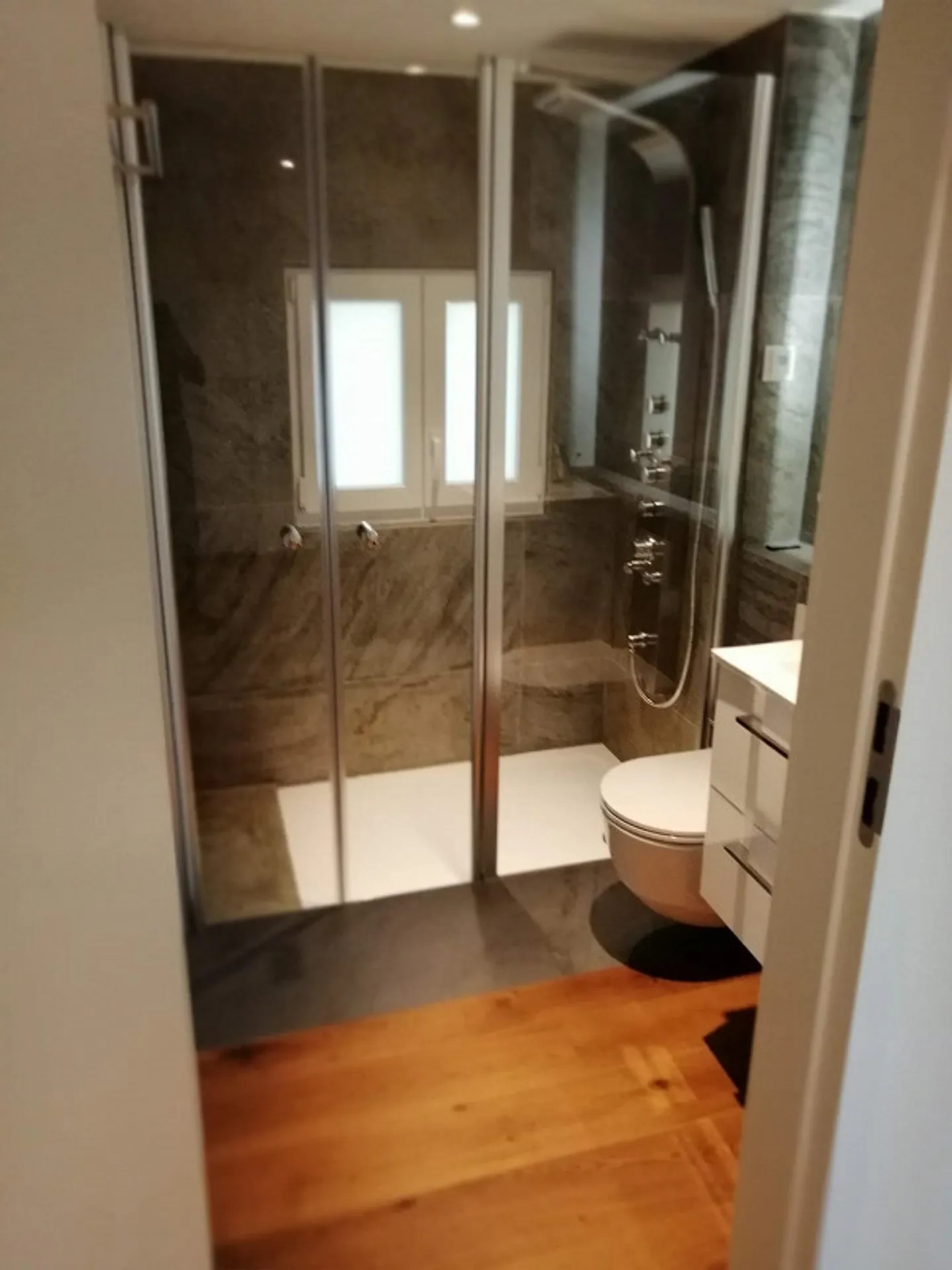 Maisonette de 5,5 pièces dans un emplacement panoramique unique - Photo 15 sur 21