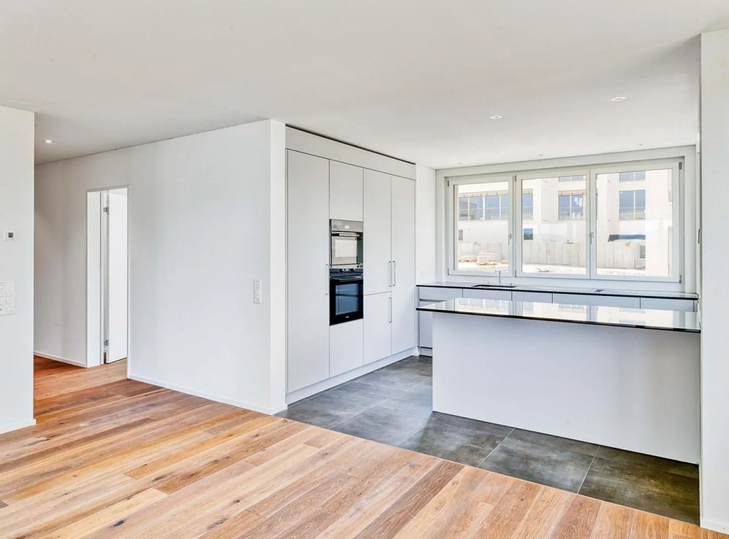 Beautiful 3.5 Room Apartments for Rent - Photo 3 of 12