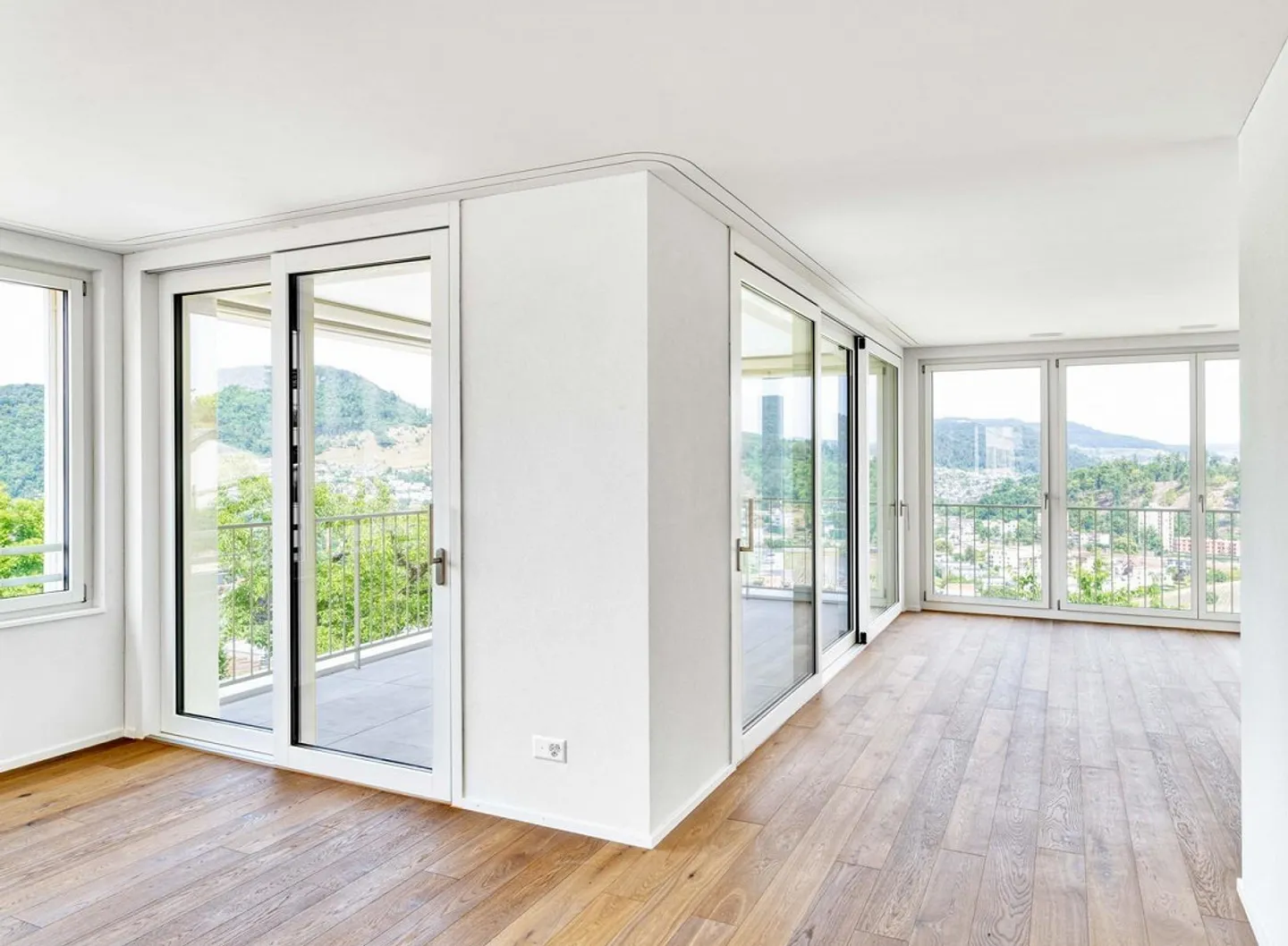 Beautiful 3.5 Room Apartments for Rent - Photo 7 of 12