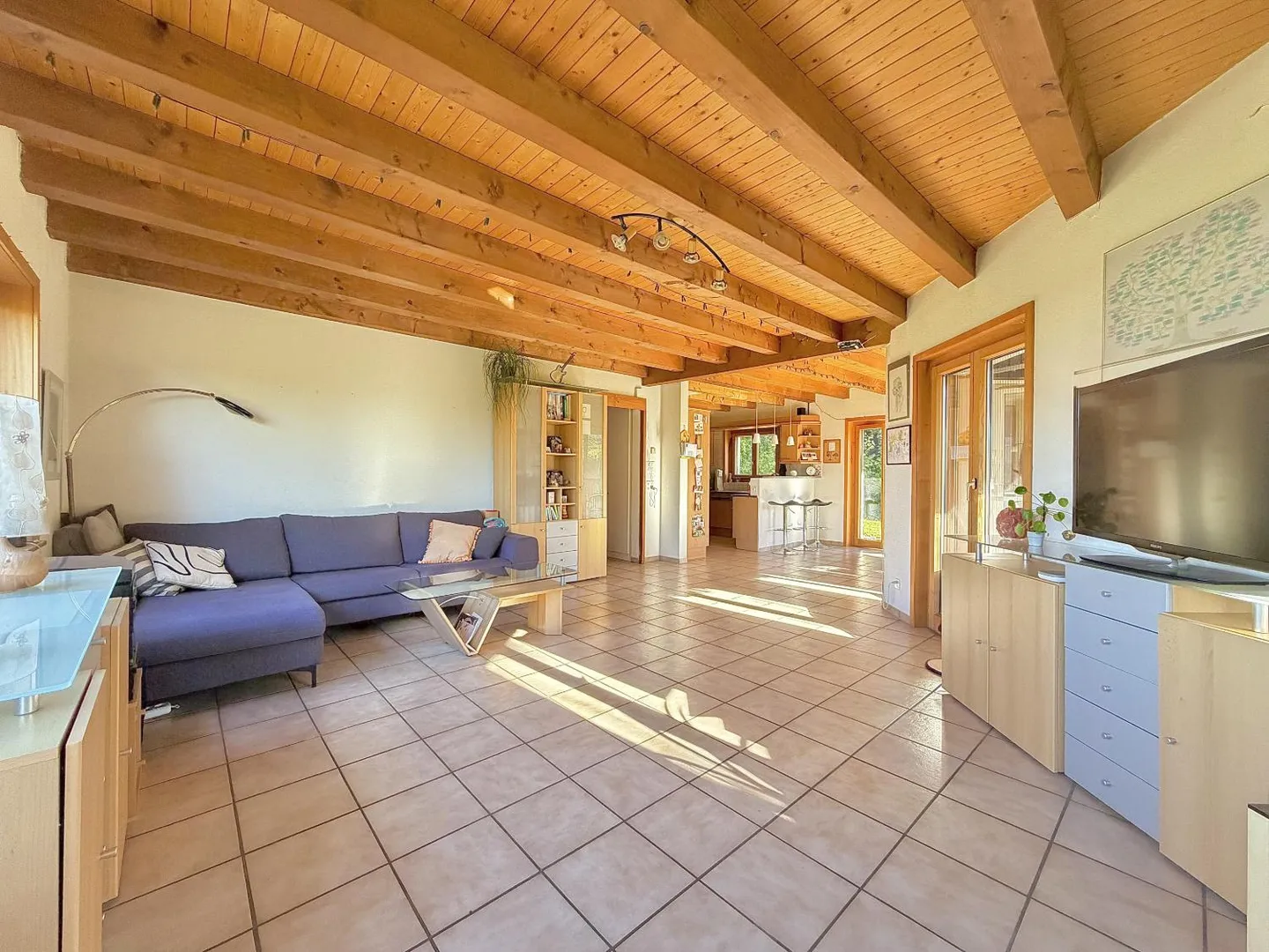 6-room House - Photo 3 of 10