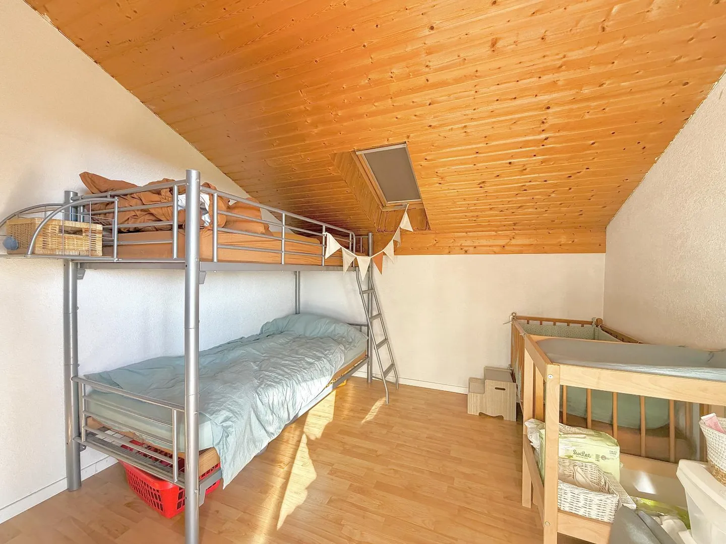 6-room House - Photo 6 of 10