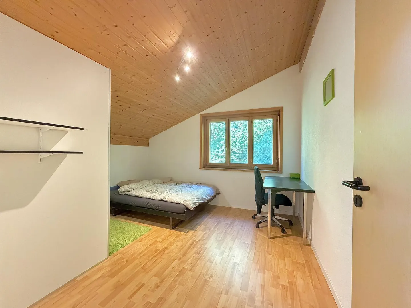 6-room House - Photo 7 of 10