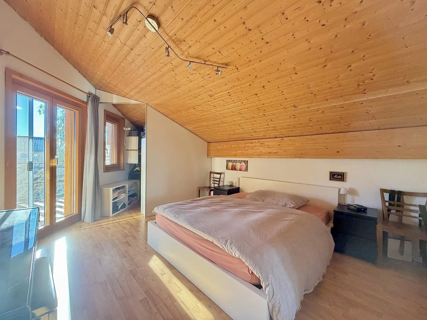 6-room House - Photo 8 of 10