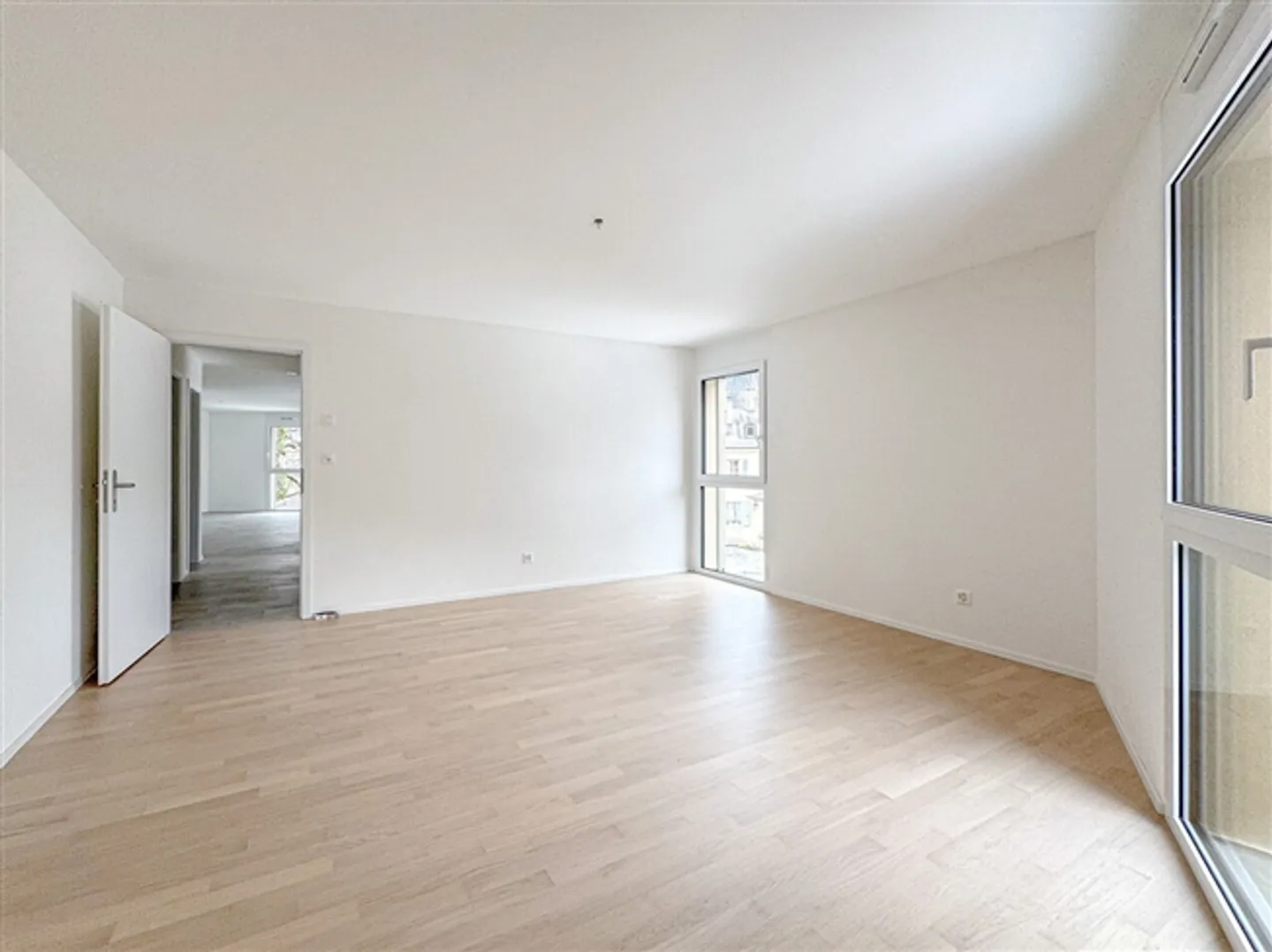 Modernes Apartment mit Garten - Foto 4 von 12