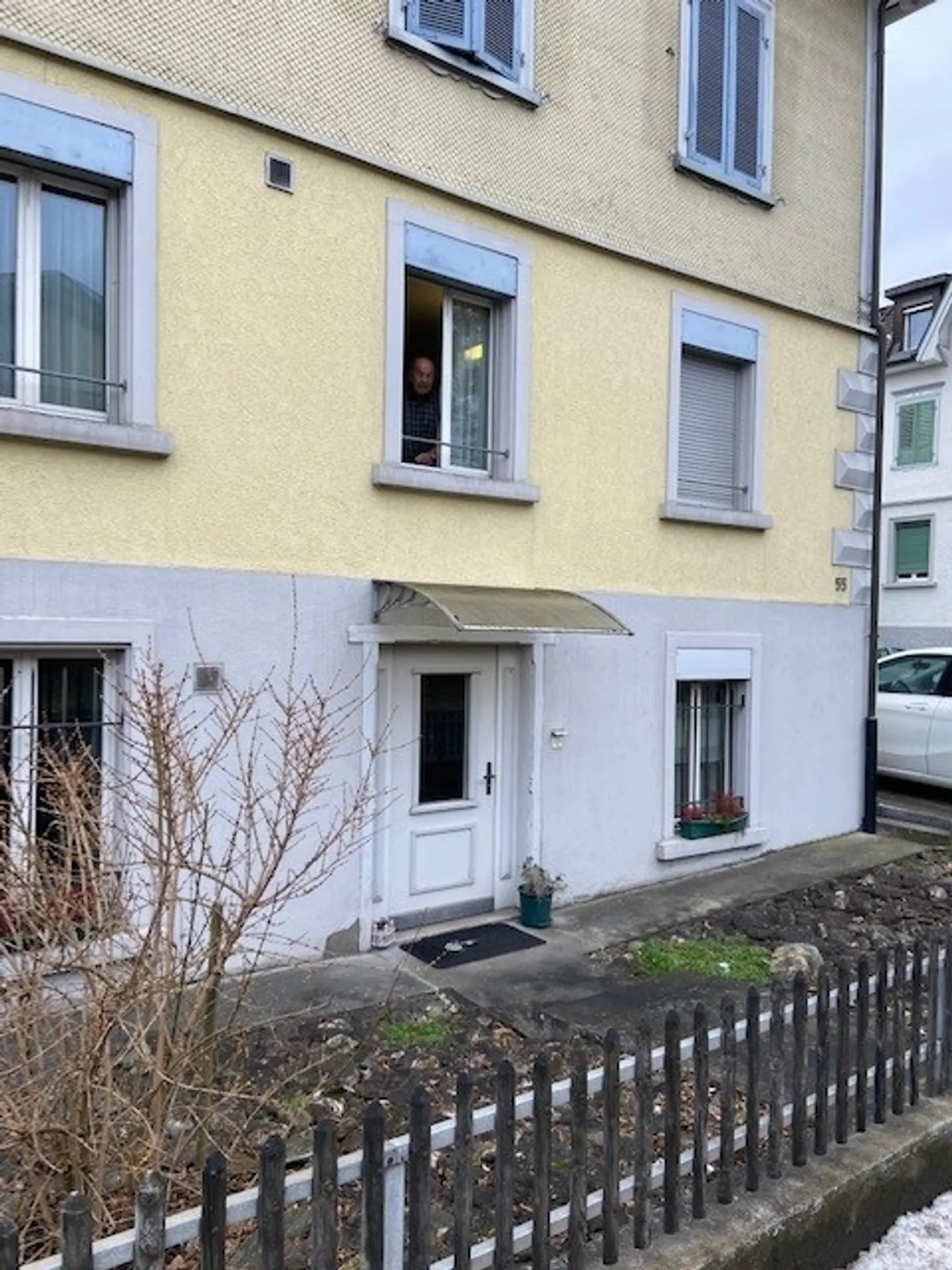 Appartamento luminoso e accogliente in un vecchio edificio con ingresso separato/privato, piano terra - Foto 2 di 6