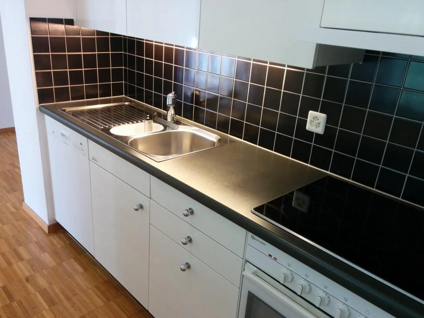 Sonnige Wohnung mit Garten - Foto 2 von 6