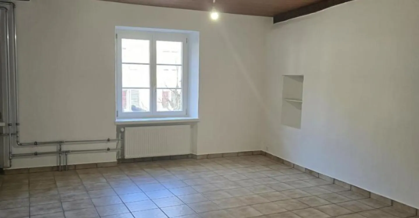 Appartement de 2 pièces  Au 2ème étage sans ascenseur - Photo 2 of 5