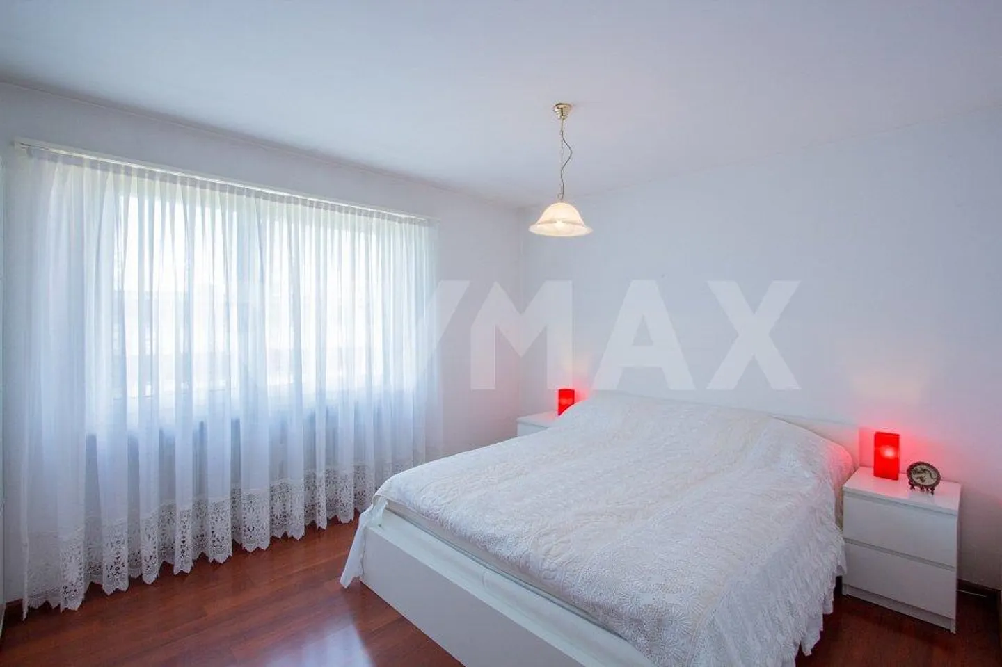 Beautiful 4.5 Room Apartment Seeks New Owner - Photo 7 of 11