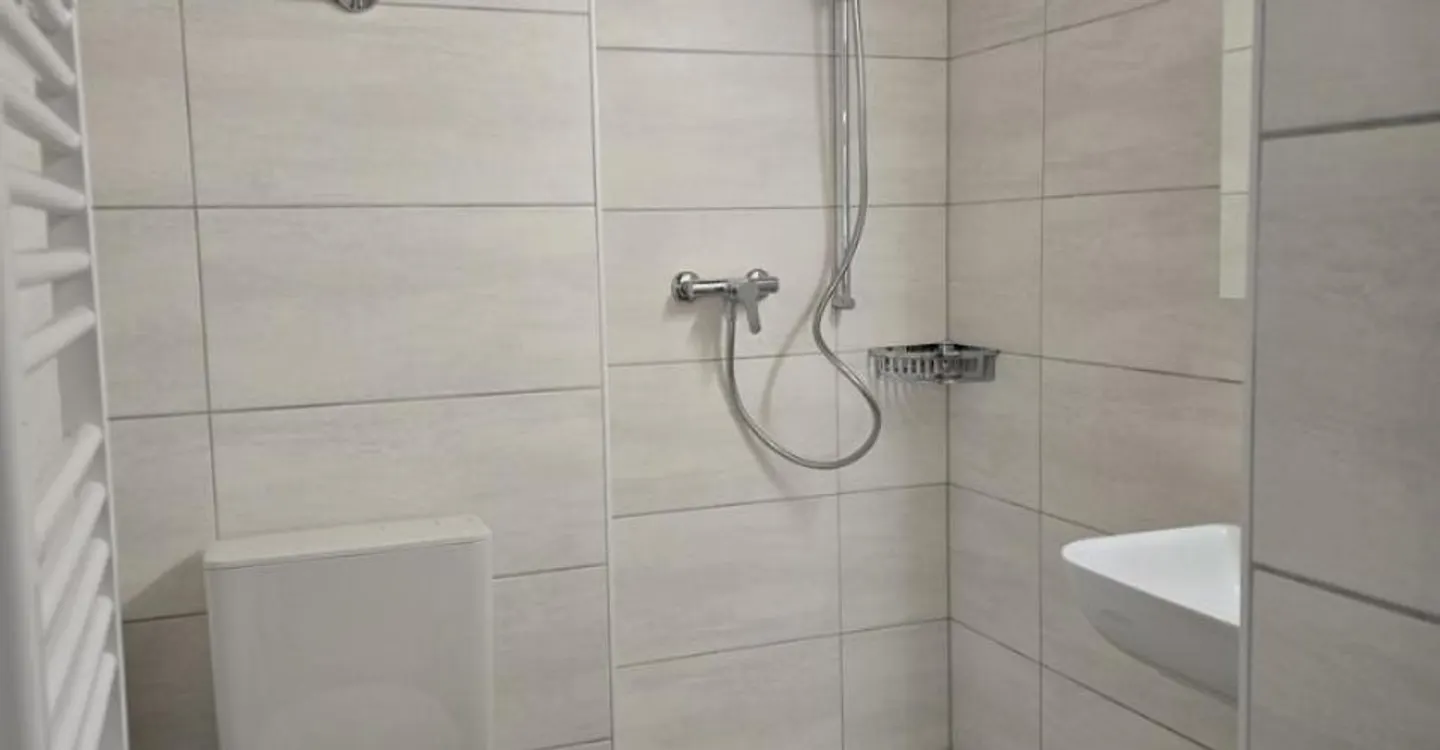 Appartement de 2 pièces  Au 2ème étage sans ascenseur - Photo 3 of 5