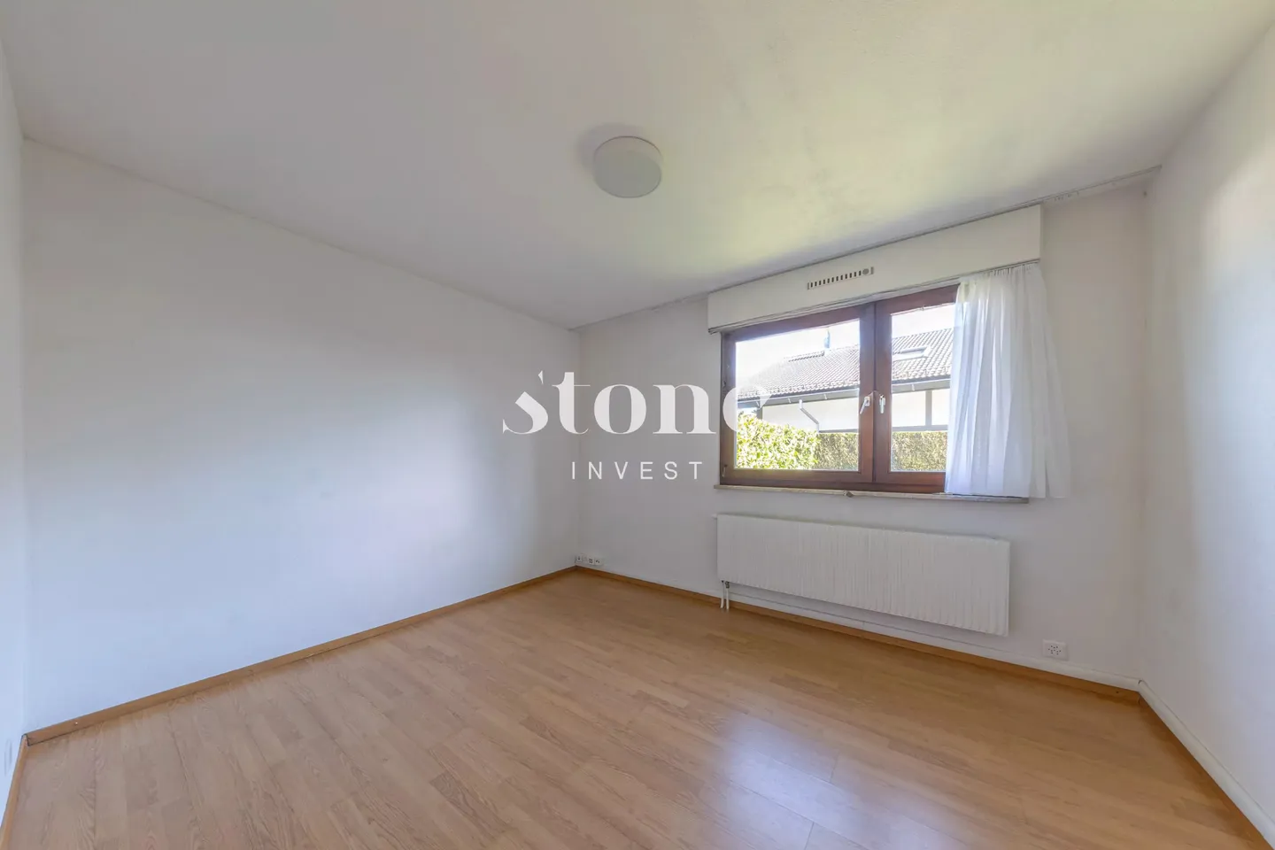 RARE: Magnificent renovated individual villa in Commugny with exceptional garden - Photo 6 of 11