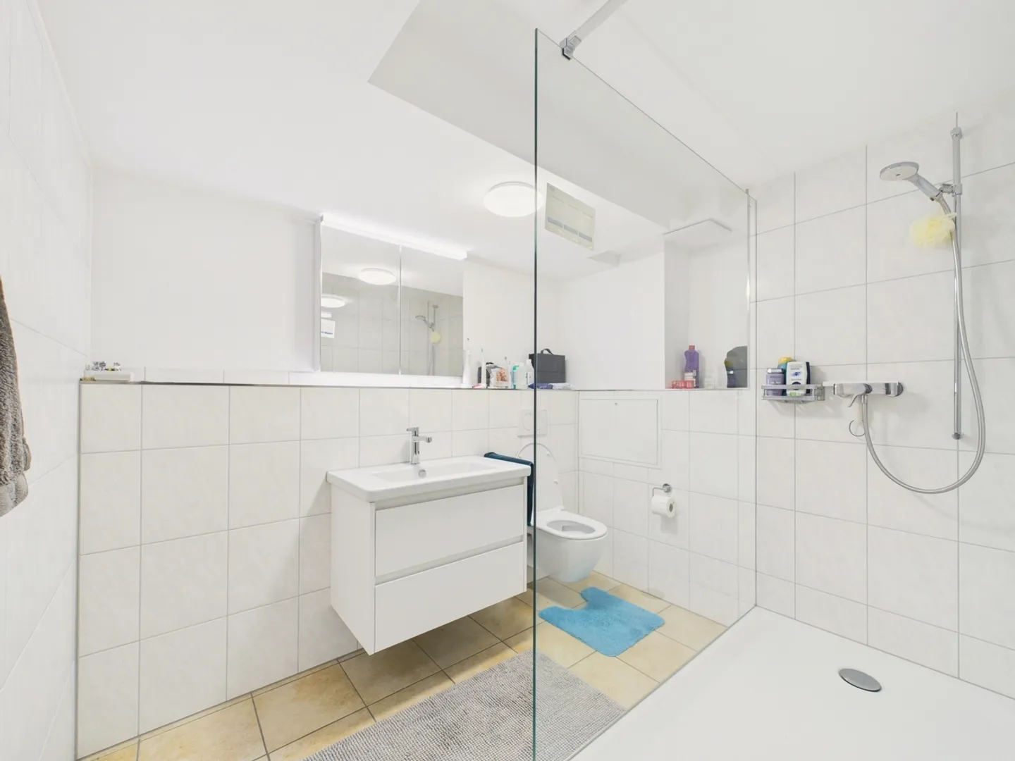 Maison familiale spacieuse de 6 pièces avec balcon à Altendorf - Photo 7 sur 12