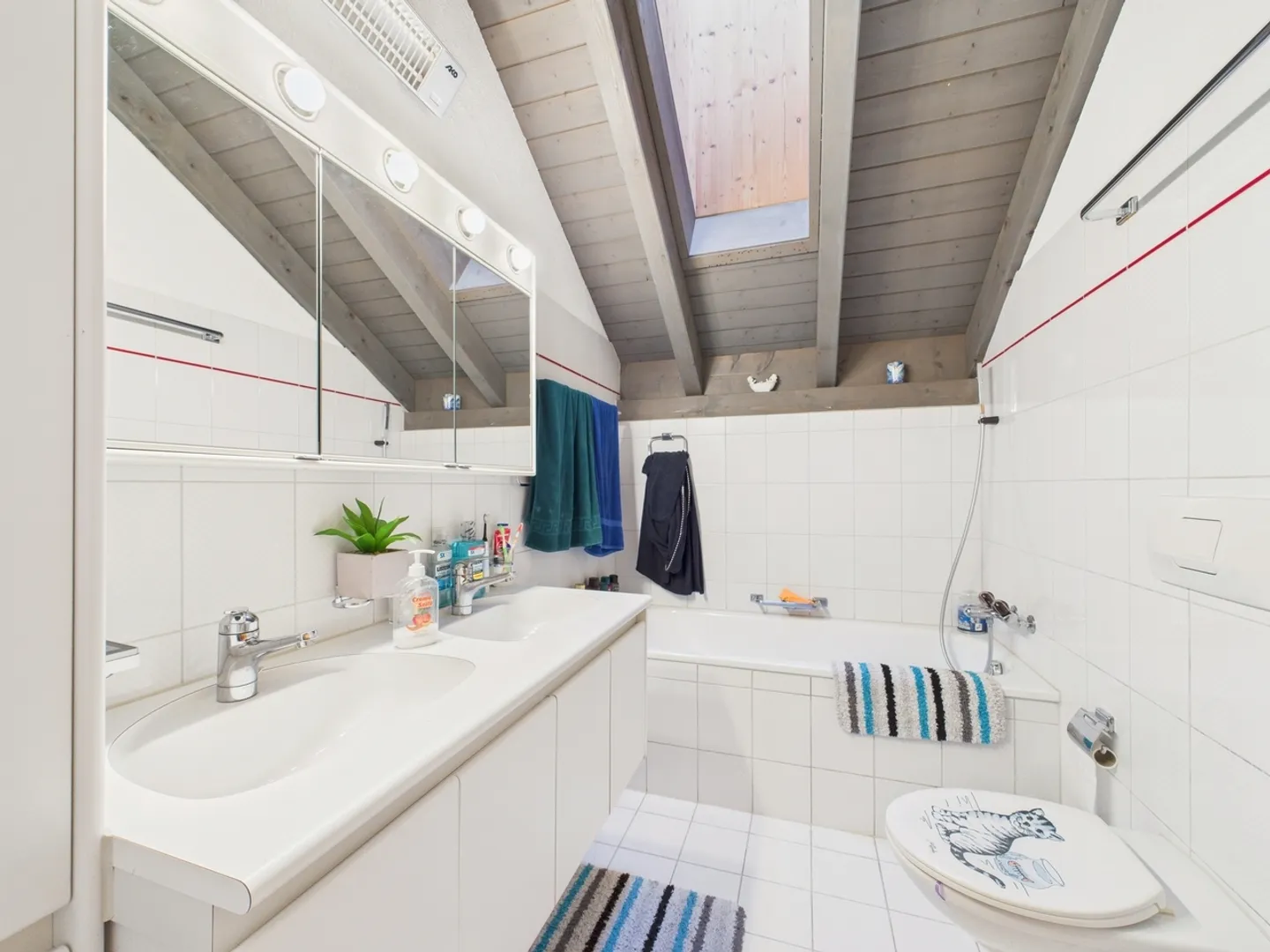 Maison familiale spacieuse de 6 pièces avec balcon à Altendorf - Photo 8 sur 12