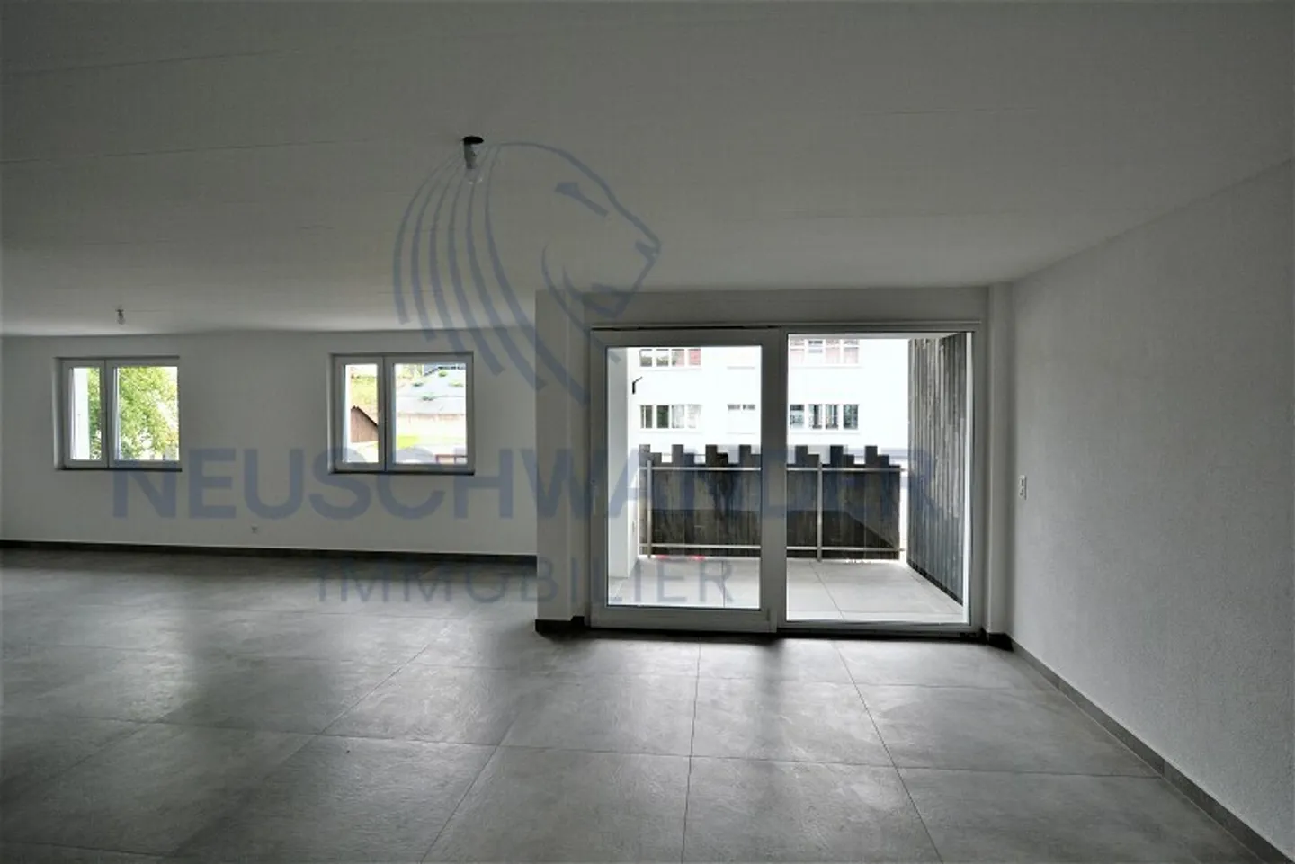 Au centre du village, grand appartement moderne de 137 m2 avec balcon. - Photo 6 sur 10