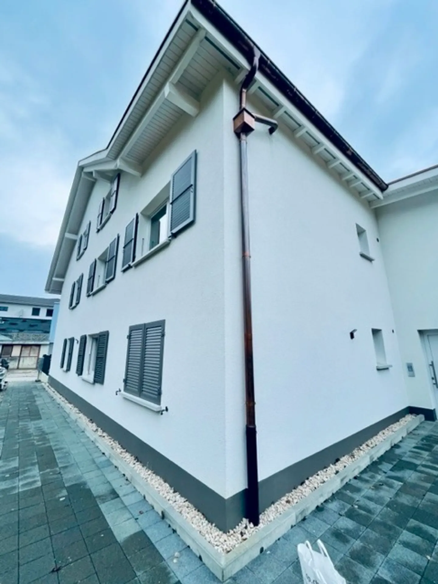 Au centre du village, grand appartement moderne de 137 m2 avec balcon. - Photo 10 sur 10