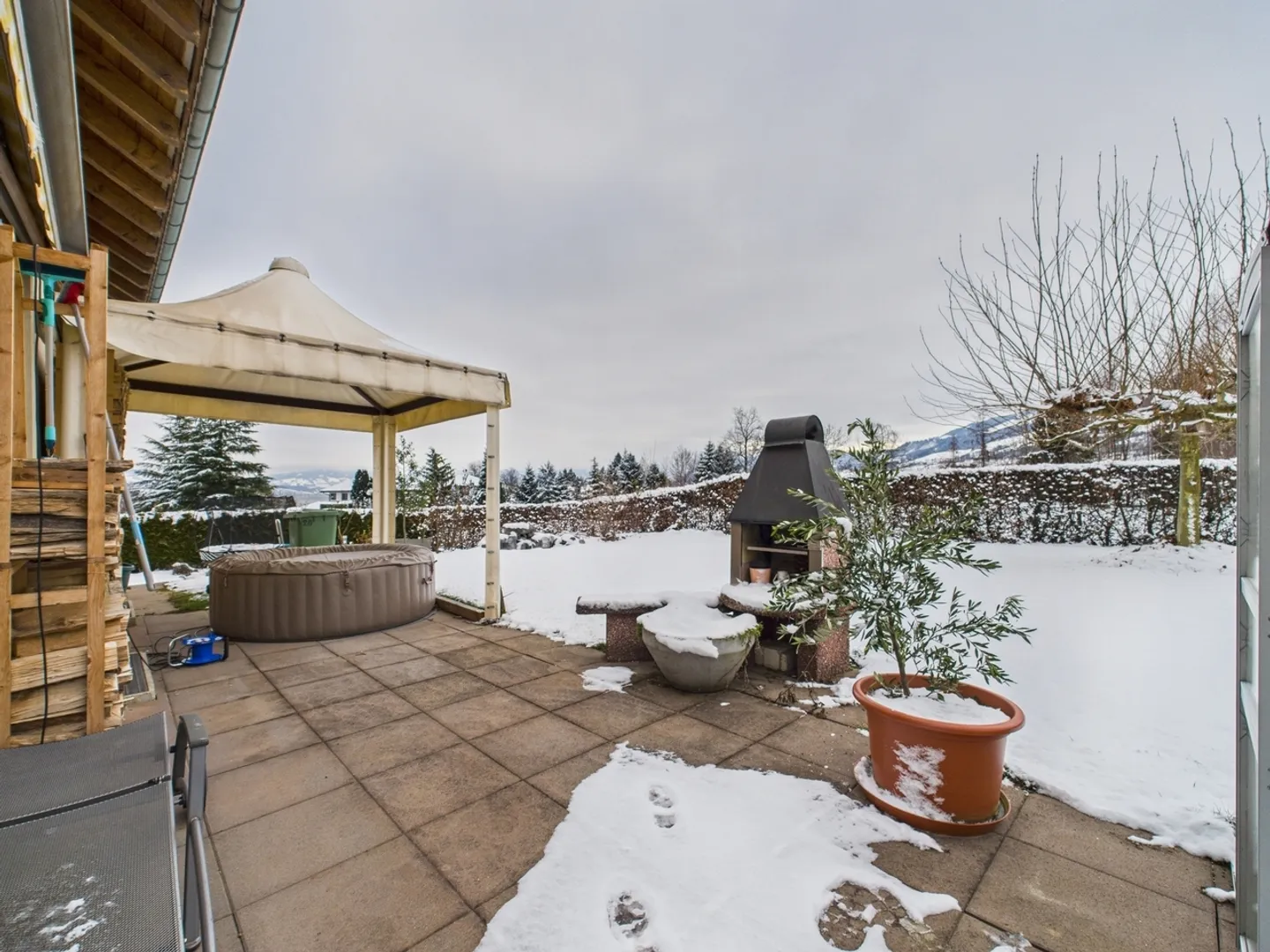 Maison familiale spacieuse de 6 pièces avec balcon à Altendorf - Photo 9 sur 12