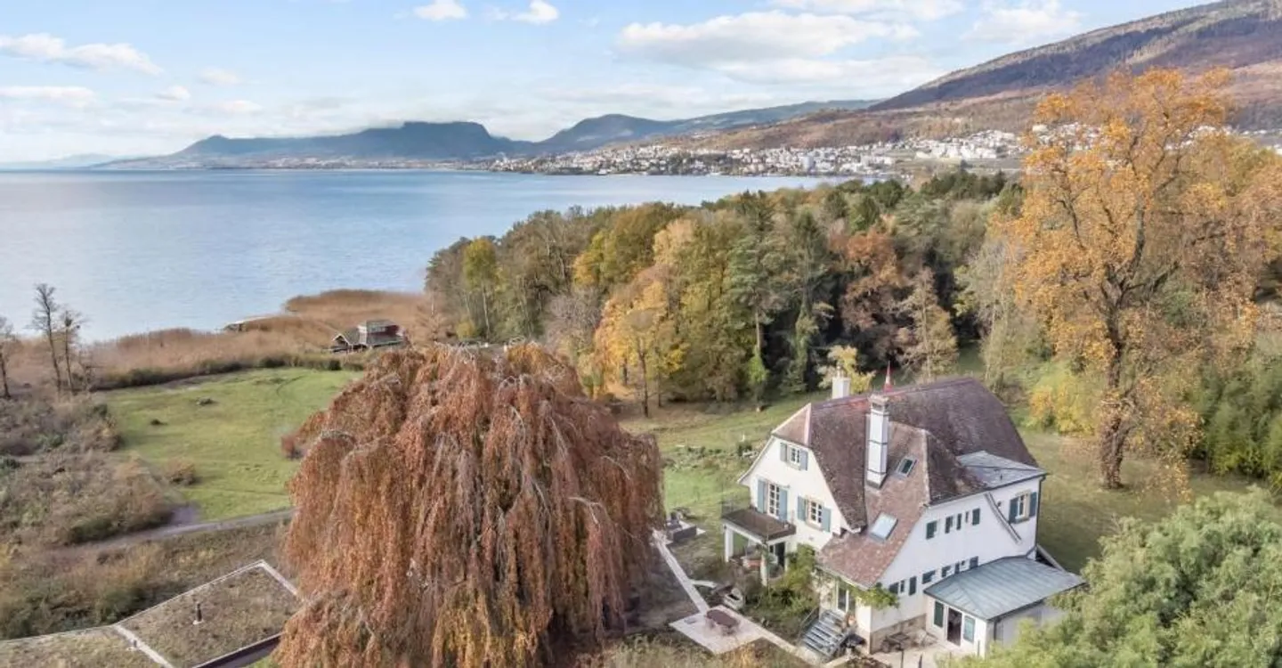 Exclusive property on the shores of Lake Neuchâtel! - Photo 1 of 13