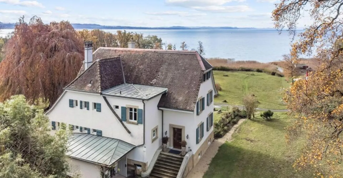 Exclusive property on the shores of Lake Neuchâtel! - Photo 2 of 13