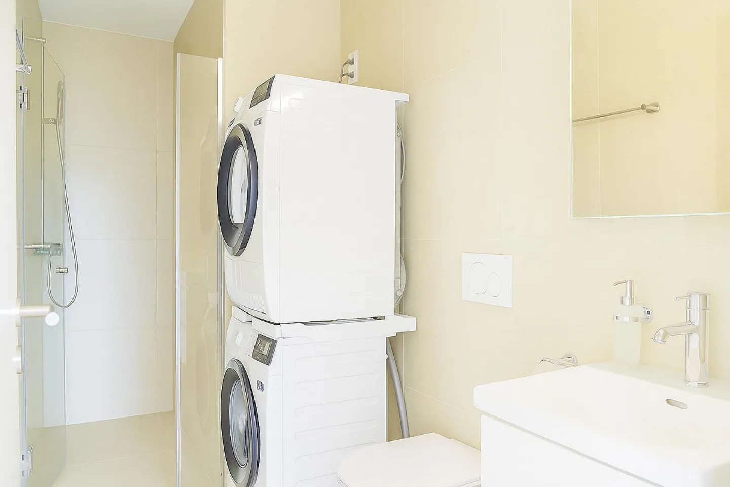 Newly Built Apartment - Living Without Compromises! - Photo 9 of 10