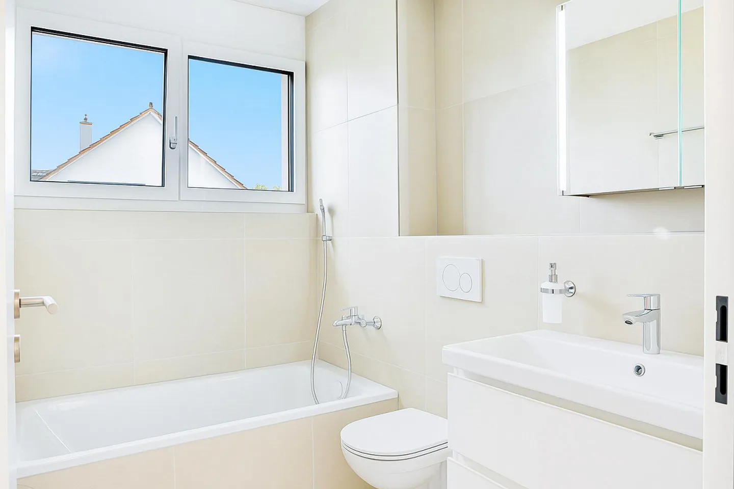 Newly Built Apartment - Living Without Compromises! - Photo 7 of 10