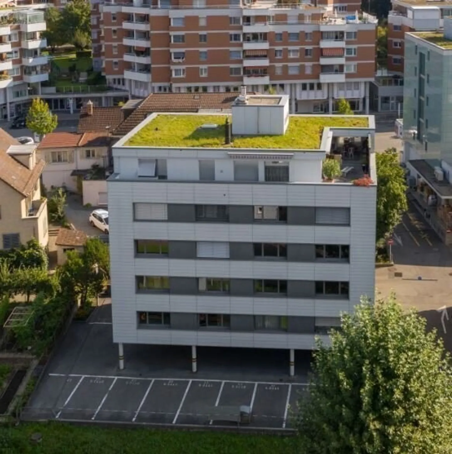 Il tuo immobile commerciale di oltre 84m2 nel centro di Horw! - Foto 1 di 5