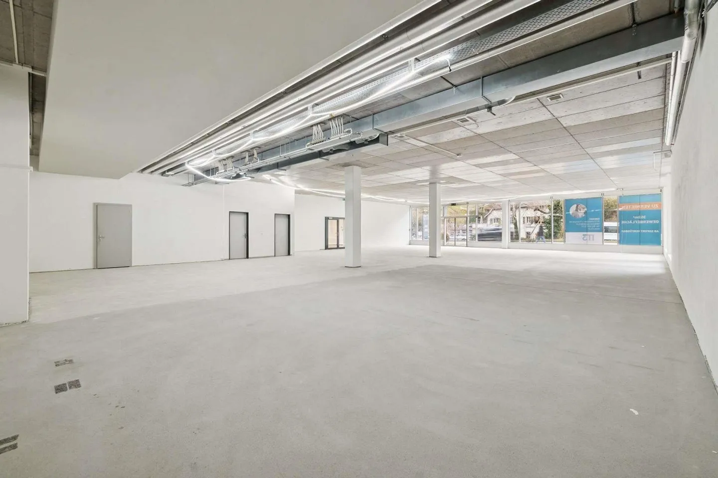 Spazio ufficio rappresentativo in una posizione frequentata - Foto 2 di 17