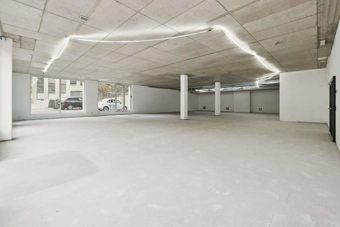 Spazio ufficio rappresentativo in una posizione frequentata - Foto 4 di 17