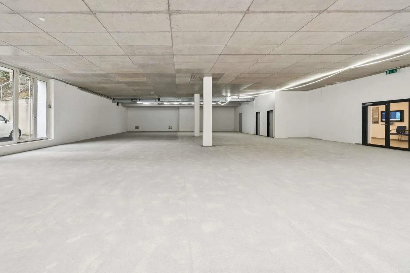 Spazio ufficio rappresentativo in una posizione frequentata - Foto 6 di 17