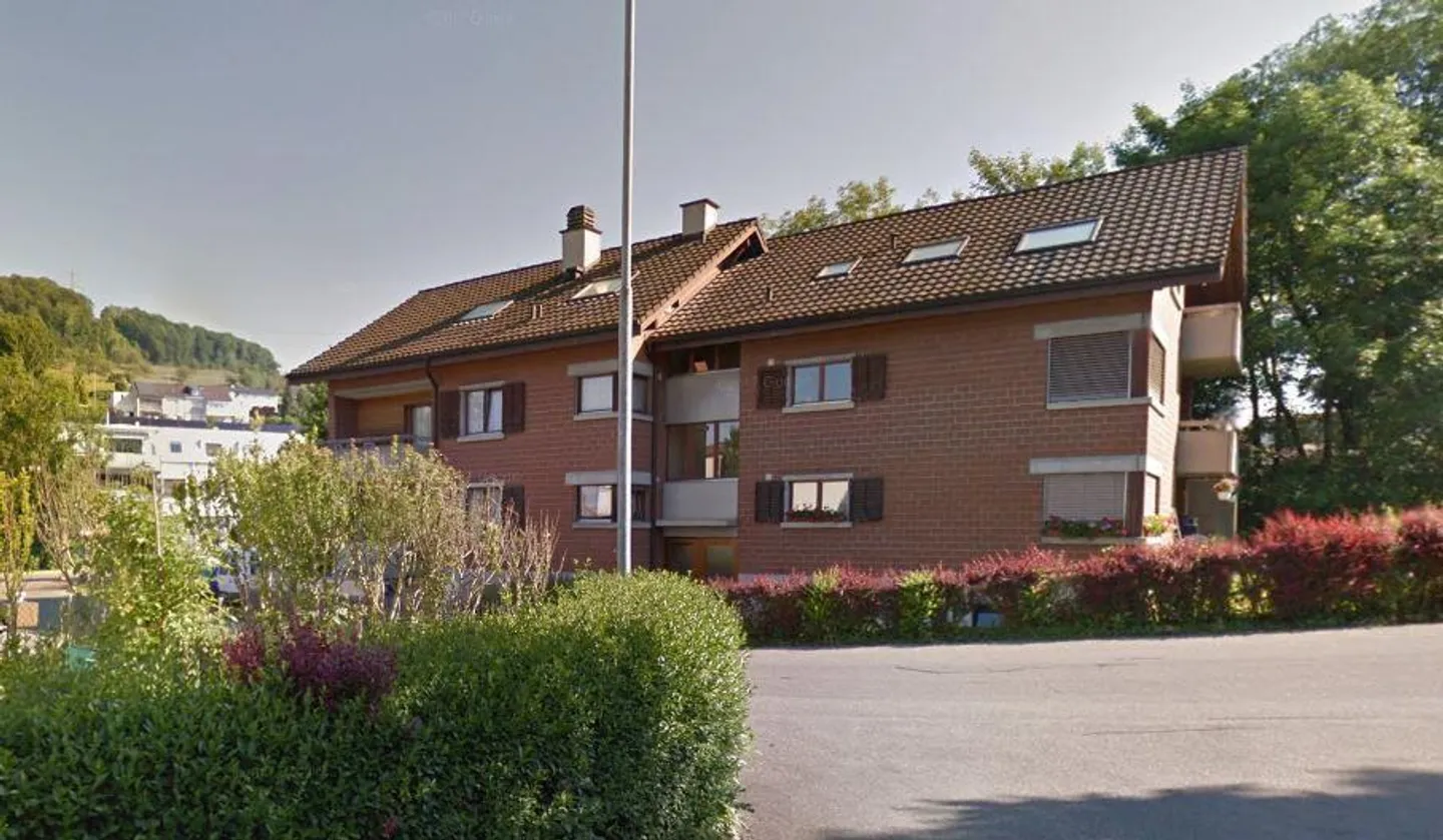 Appartement lumineux de 4,5 pièces avec patio à Gelterkinden - Photo 1 sur 9